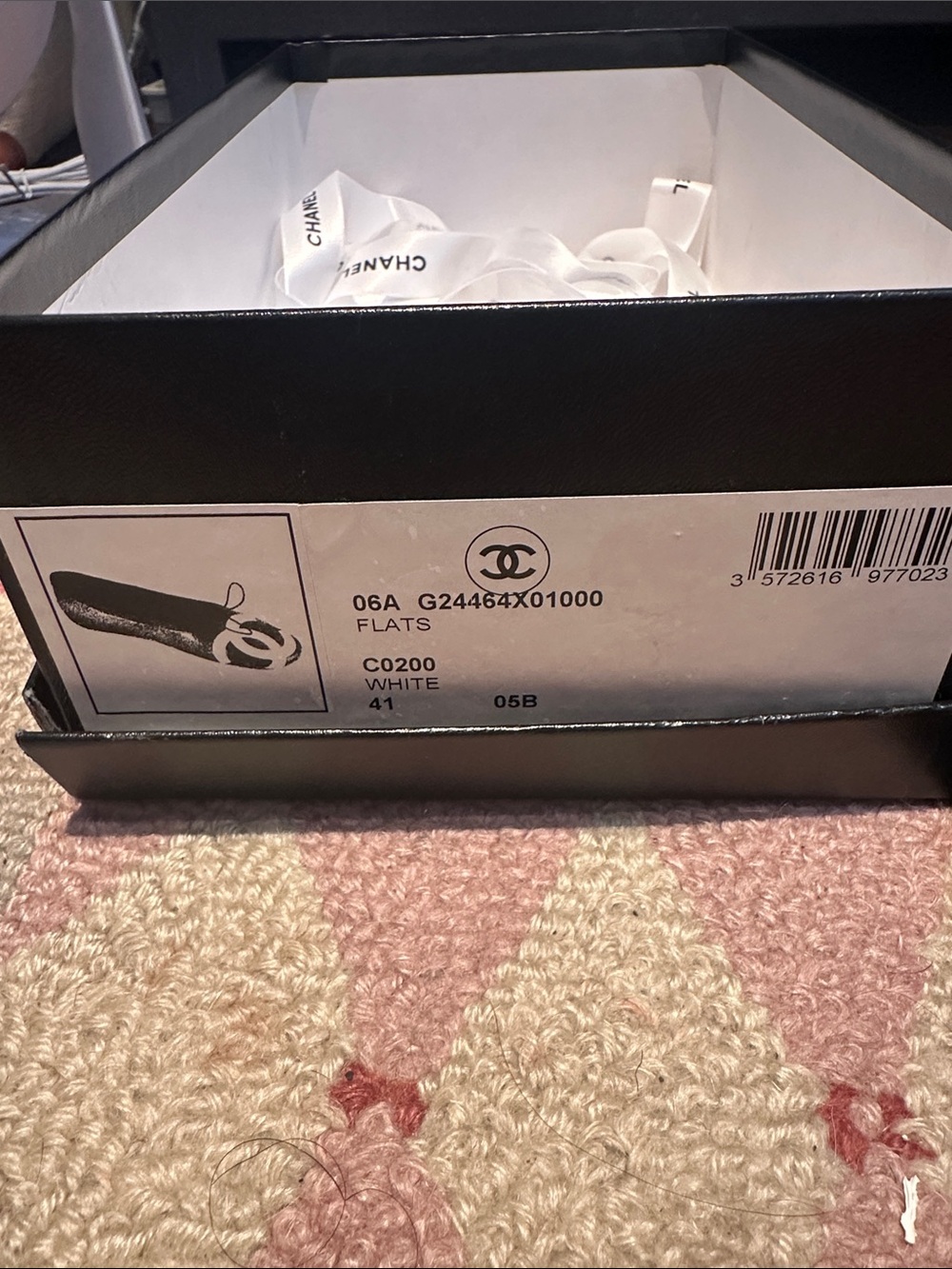 CHANEL White Quilted Leather Ballet Flats with Black CC Emblem - Picture 3 of 5